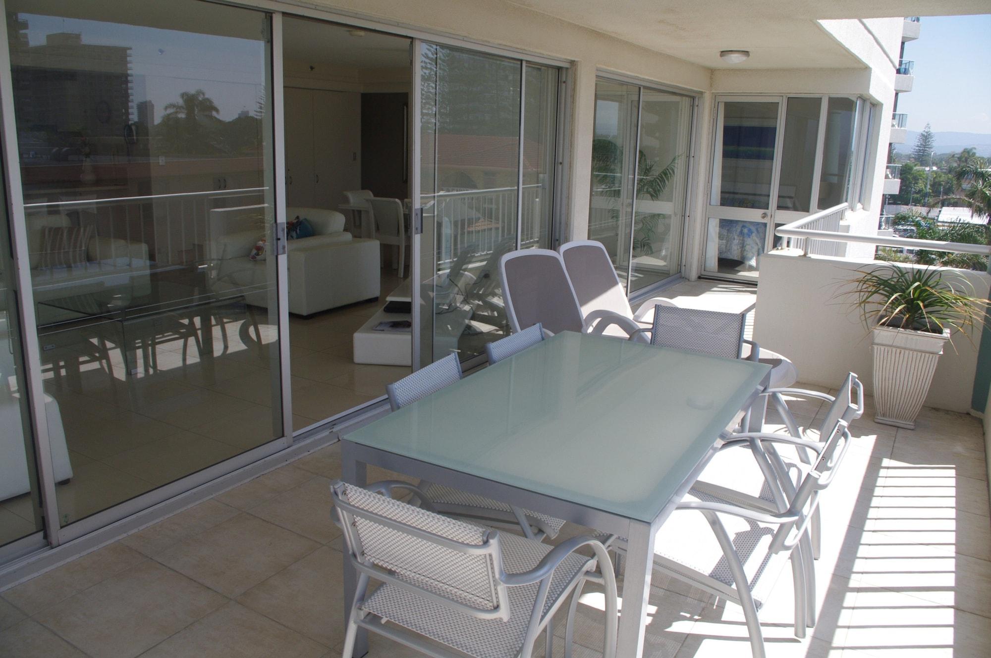 Marriner Views Aparthotel Gold Coast Buitenkant foto