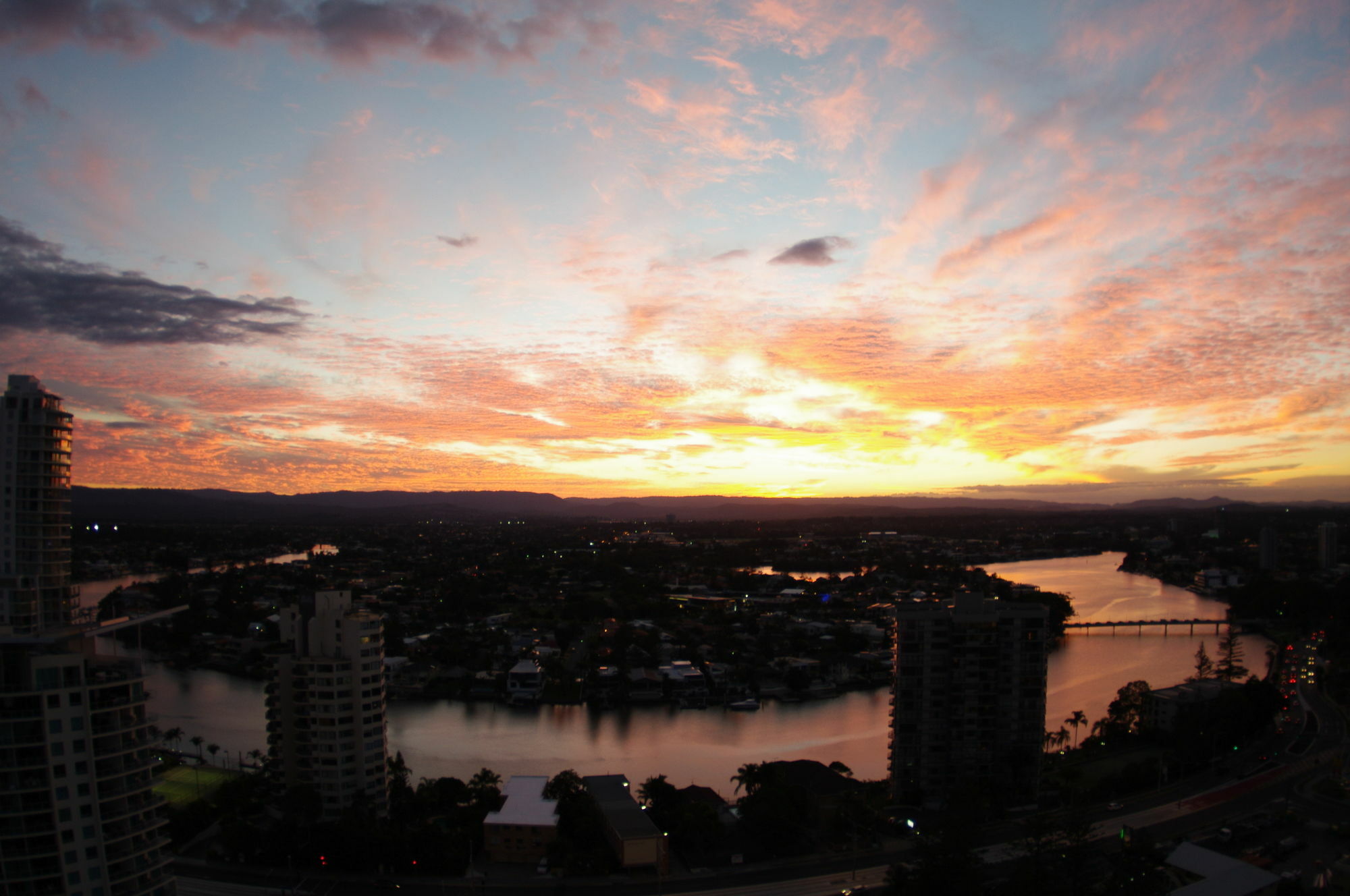 Marriner Views Aparthotel Gold Coast Buitenkant foto